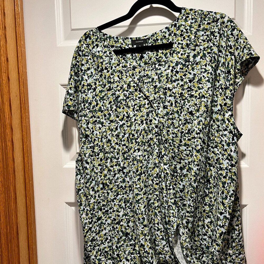 Halogen Green/Black/White Floral Top 3x